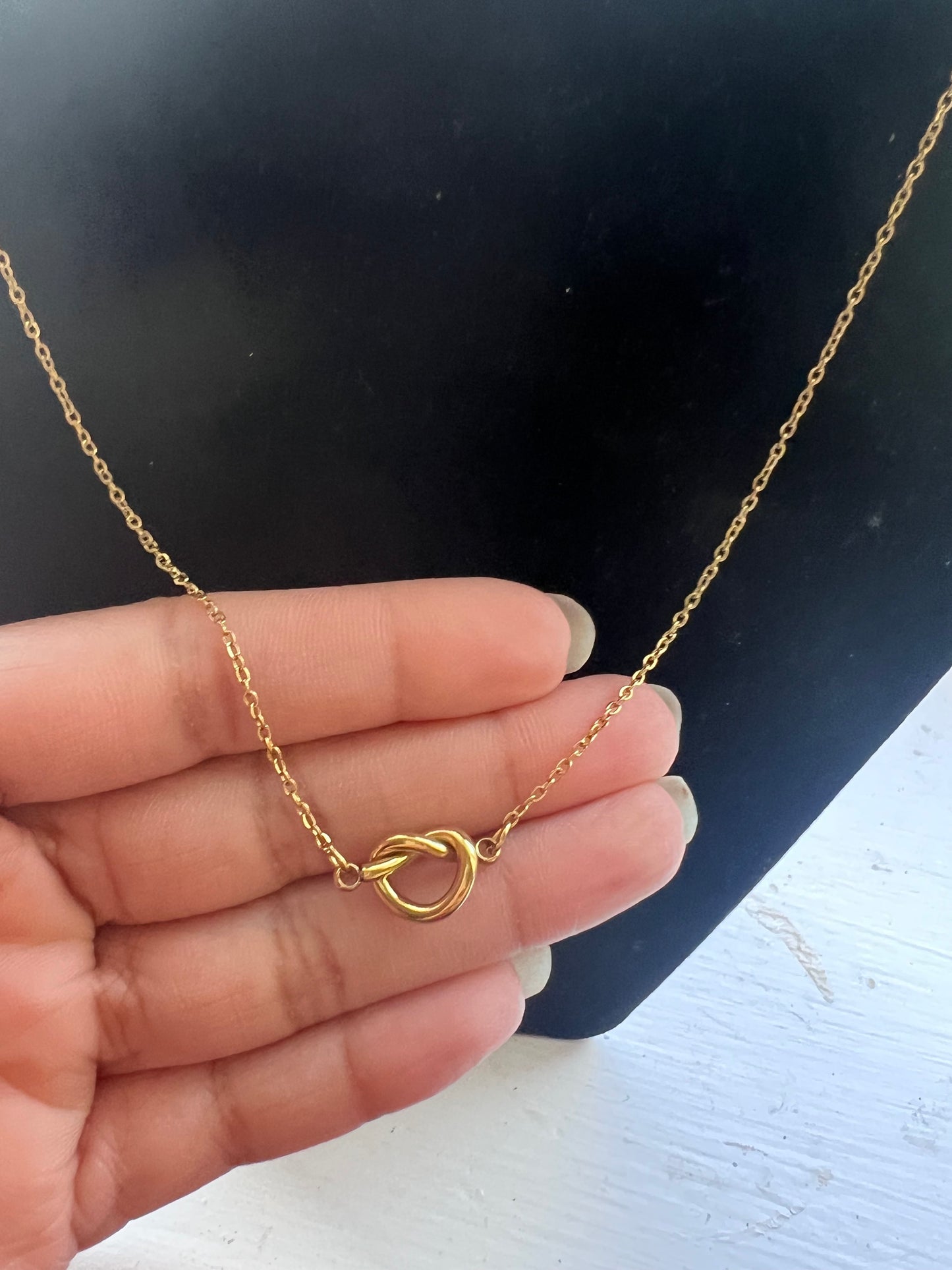 Knot necklace
