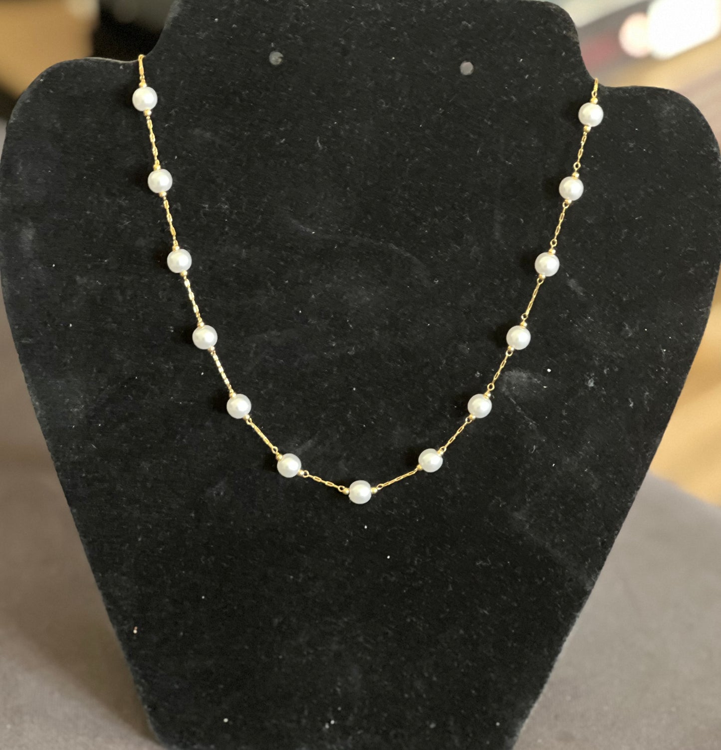 Knot necklace