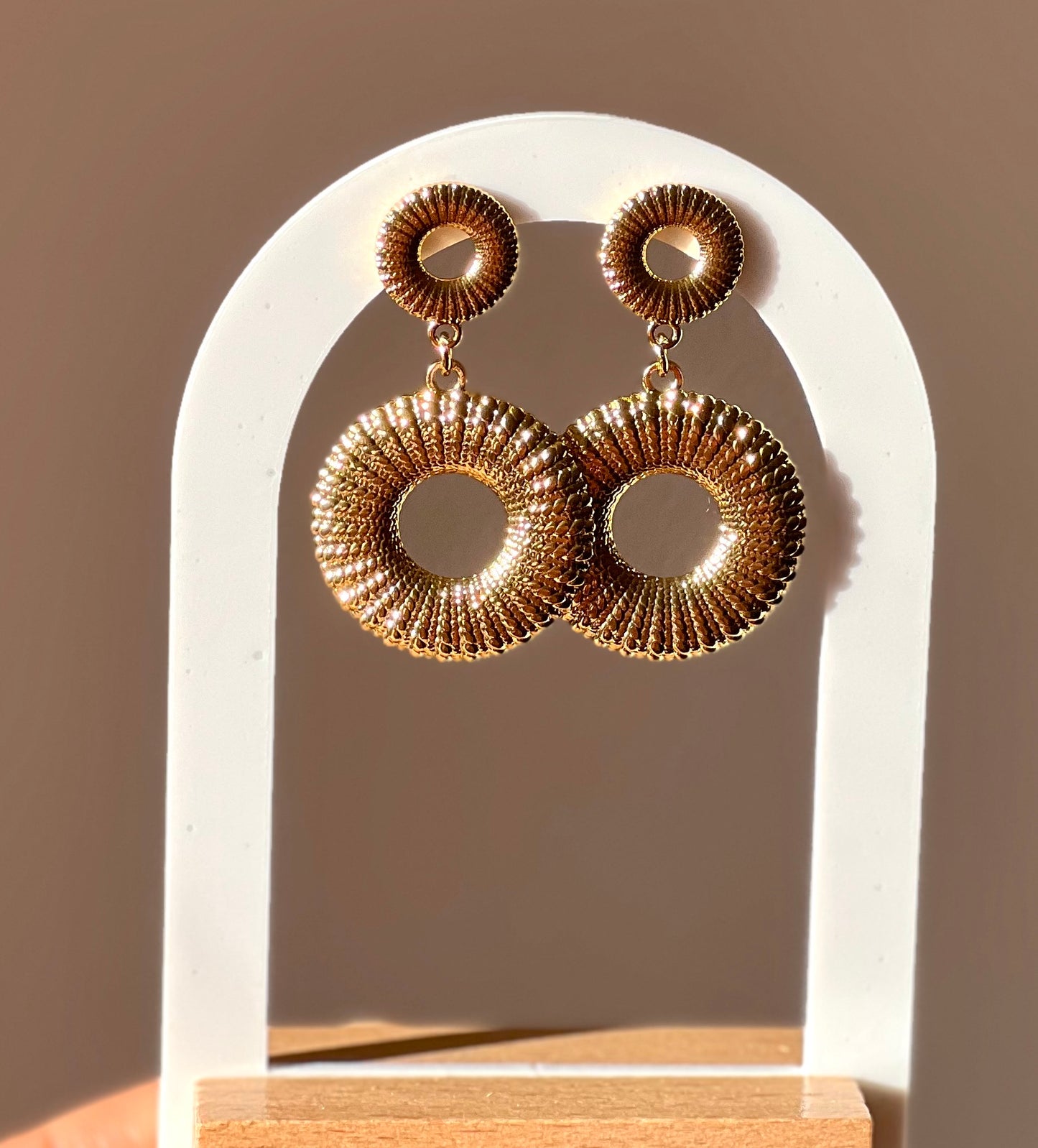 Circle dangles