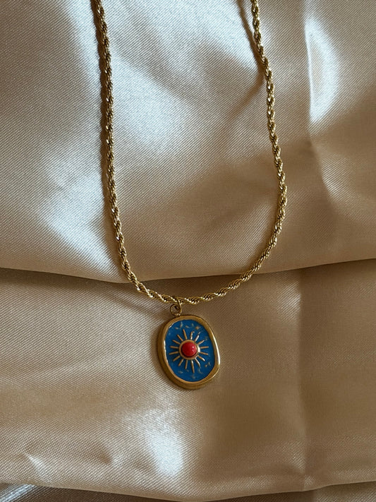 Lara pendant necklace