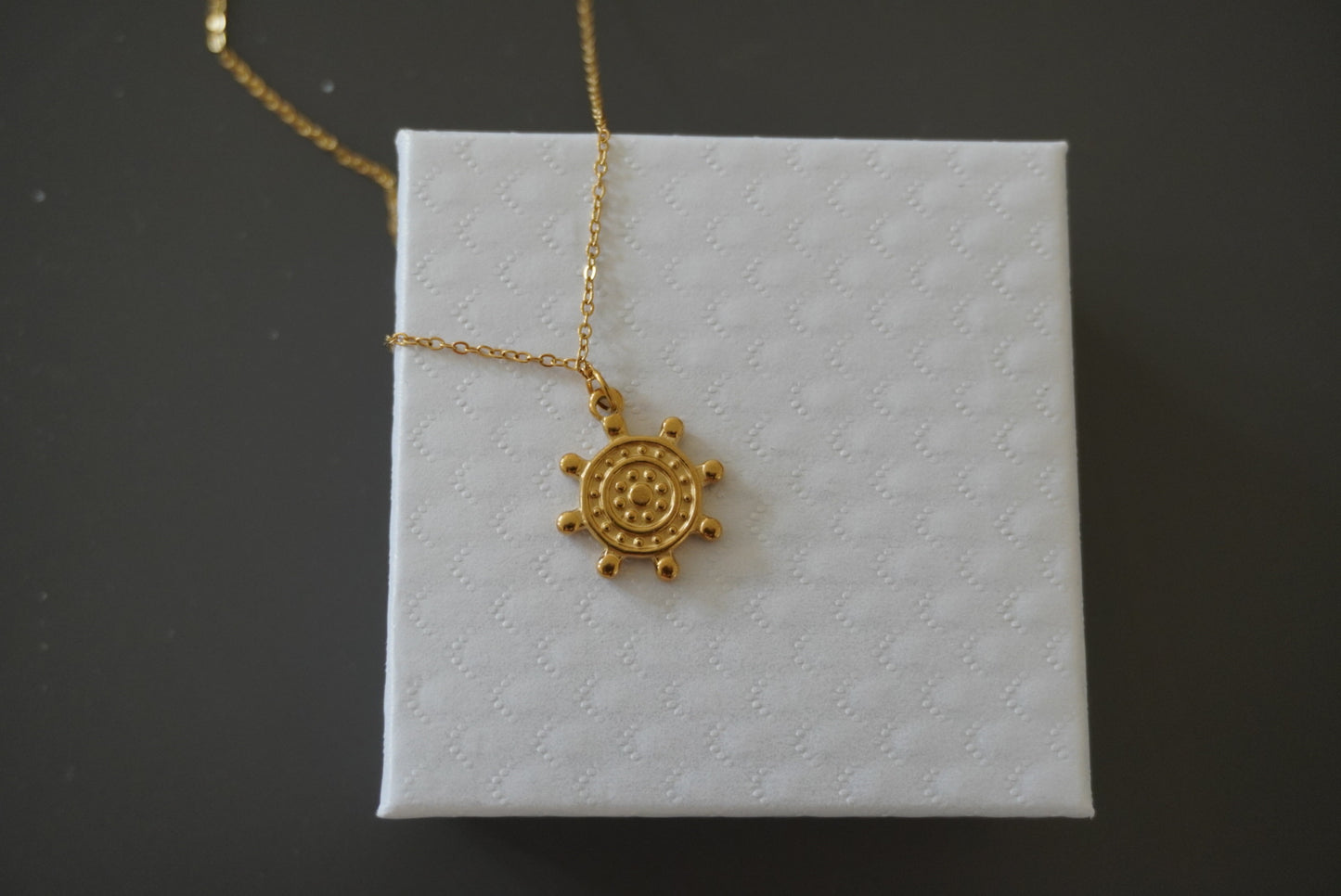 Jellyfish pendant necklace