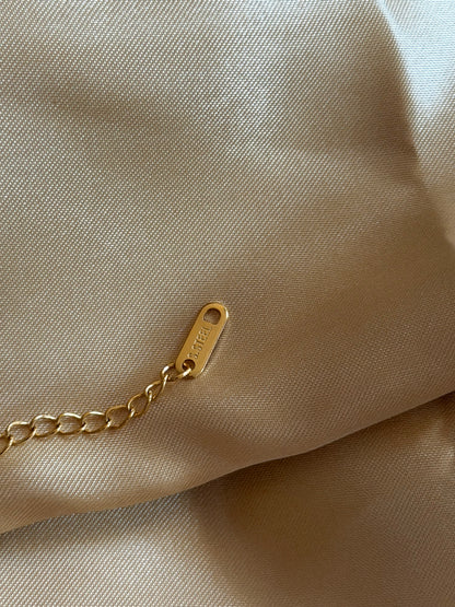 Lara pendant necklace