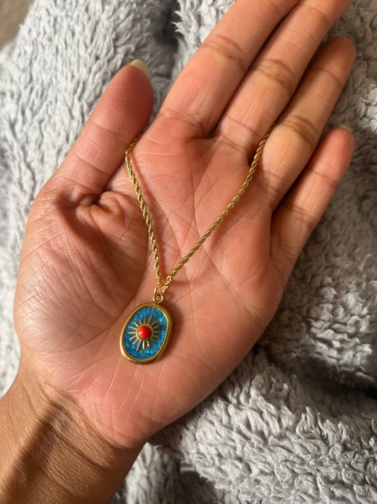 Lara pendant necklace