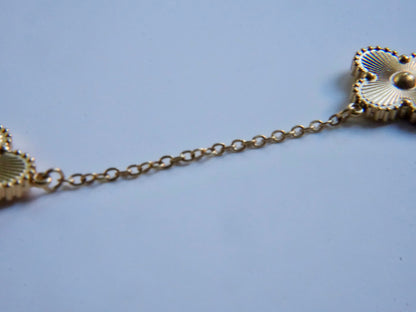 Clover necklace