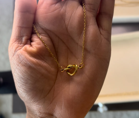 Knot necklace