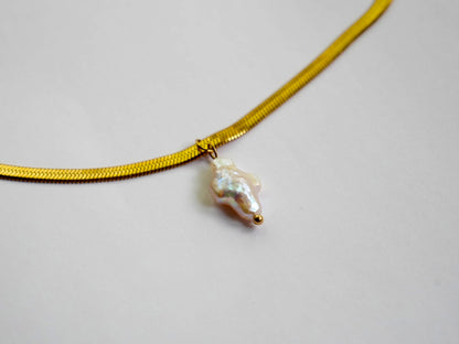 Cross pearl necklace