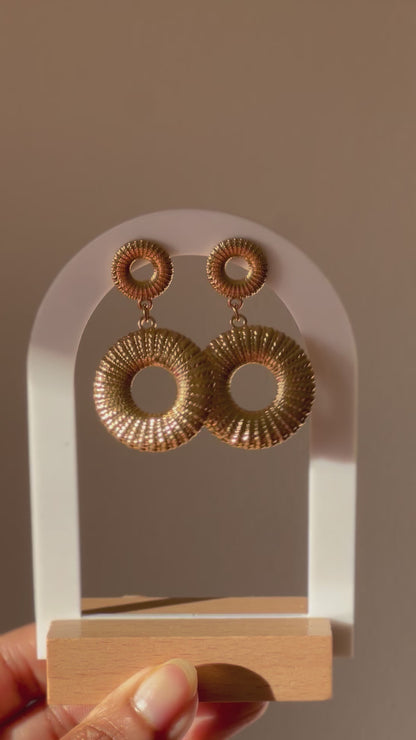 Circle dangles